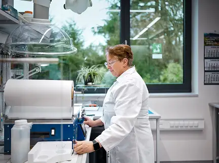 Rohstoffe m&uuml;ssen so formuliert sein, dass sie den hohen Anforderungen an eine effiziente und sichere Papierproduktion gen&uuml;gen.
